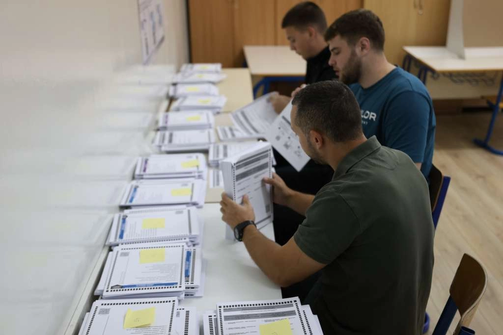 CIK BiH - Glasovi iz dijaspore pristigli, u toku verifikacija, uskoro počinje brojanje